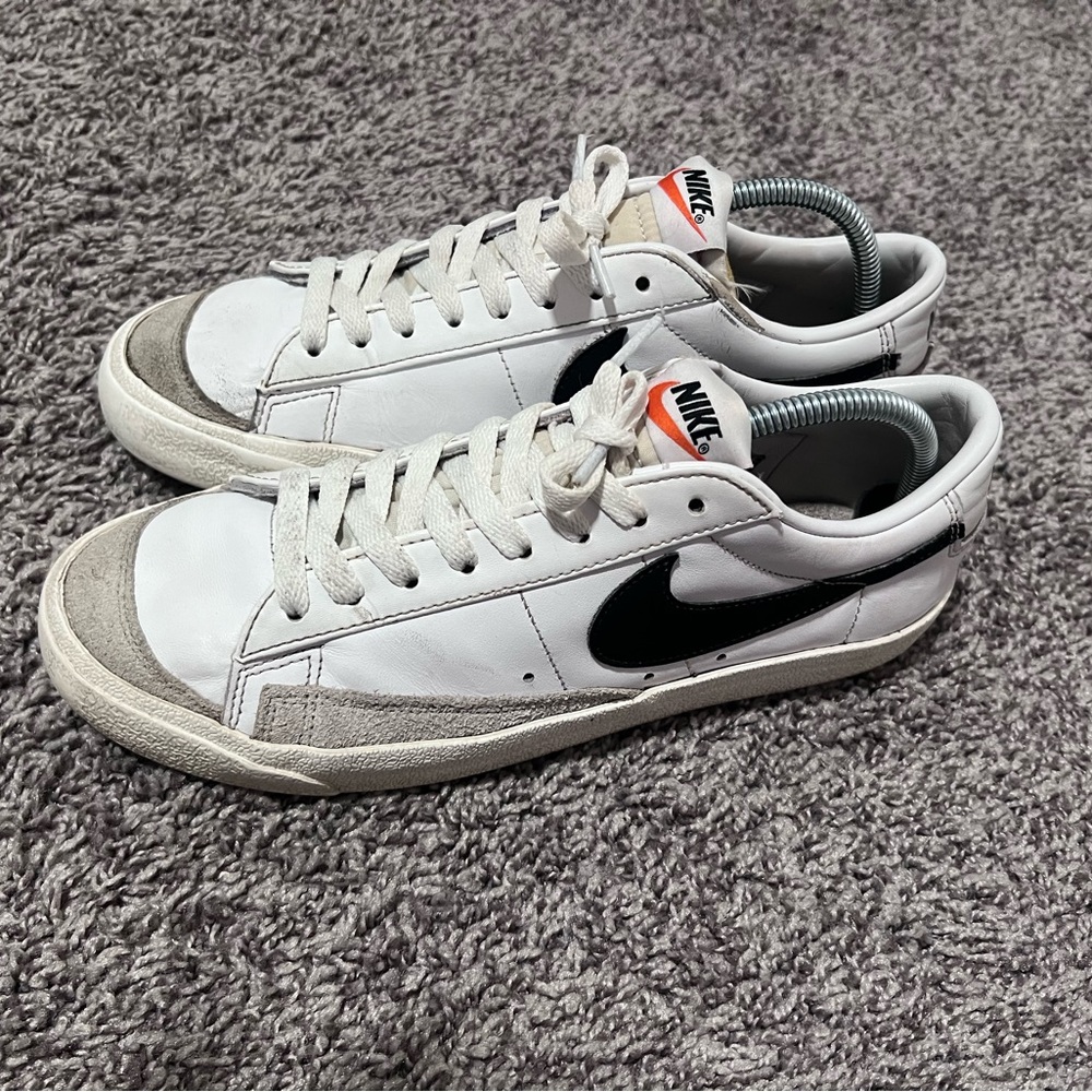 NIKE BLAZER LOW